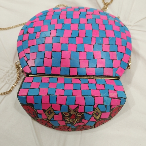 Ramla handmade pink, blue, red mosaic bag with detachable chain - Picture 9 of 17